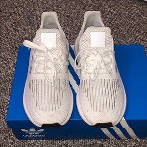ADIDAS SWIFT RUN KIDS SIZE 3